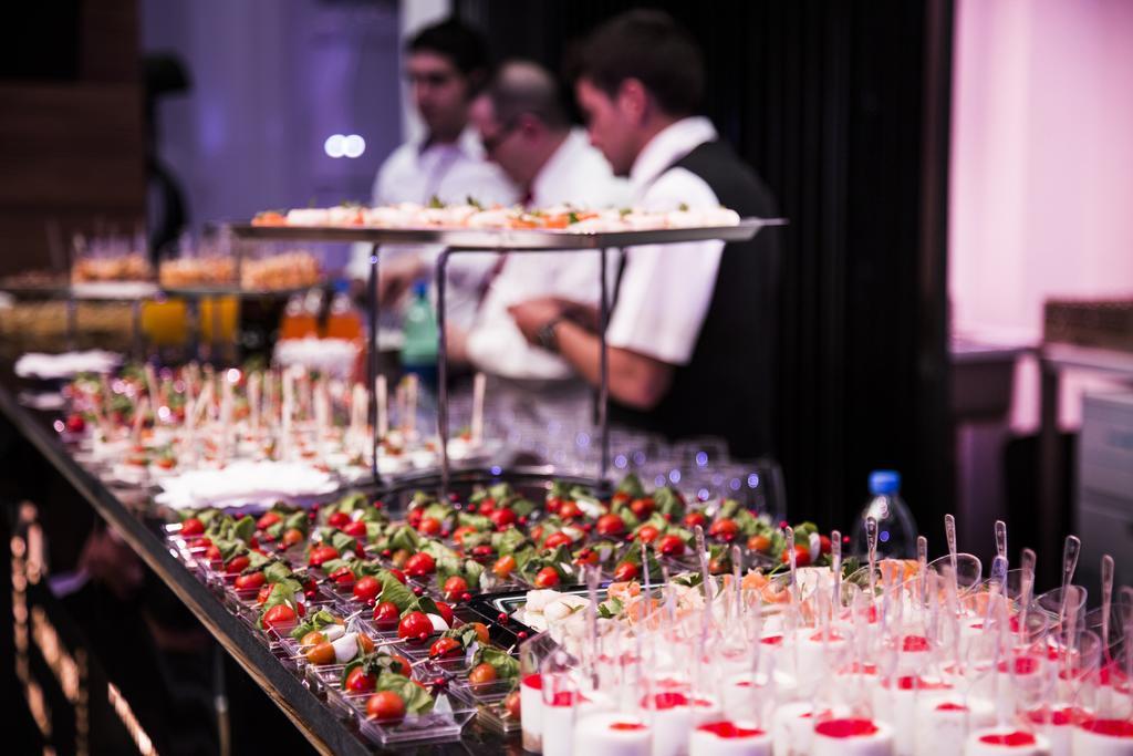 Warwick Stone 55 Hotel Beirut Eksteriør bilde