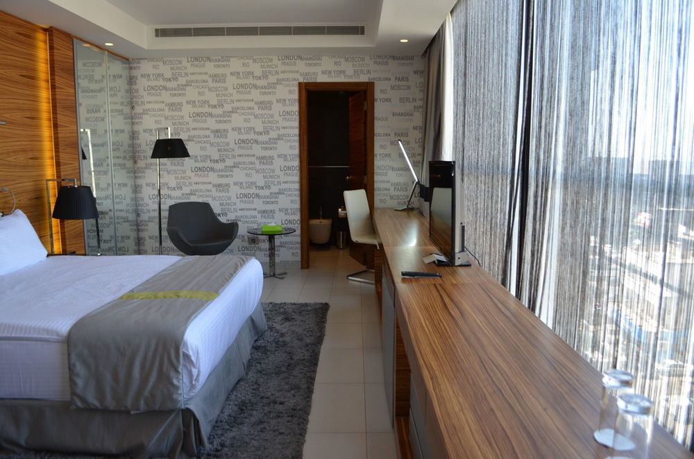 Warwick Stone 55 Hotel Beirut Eksteriør bilde