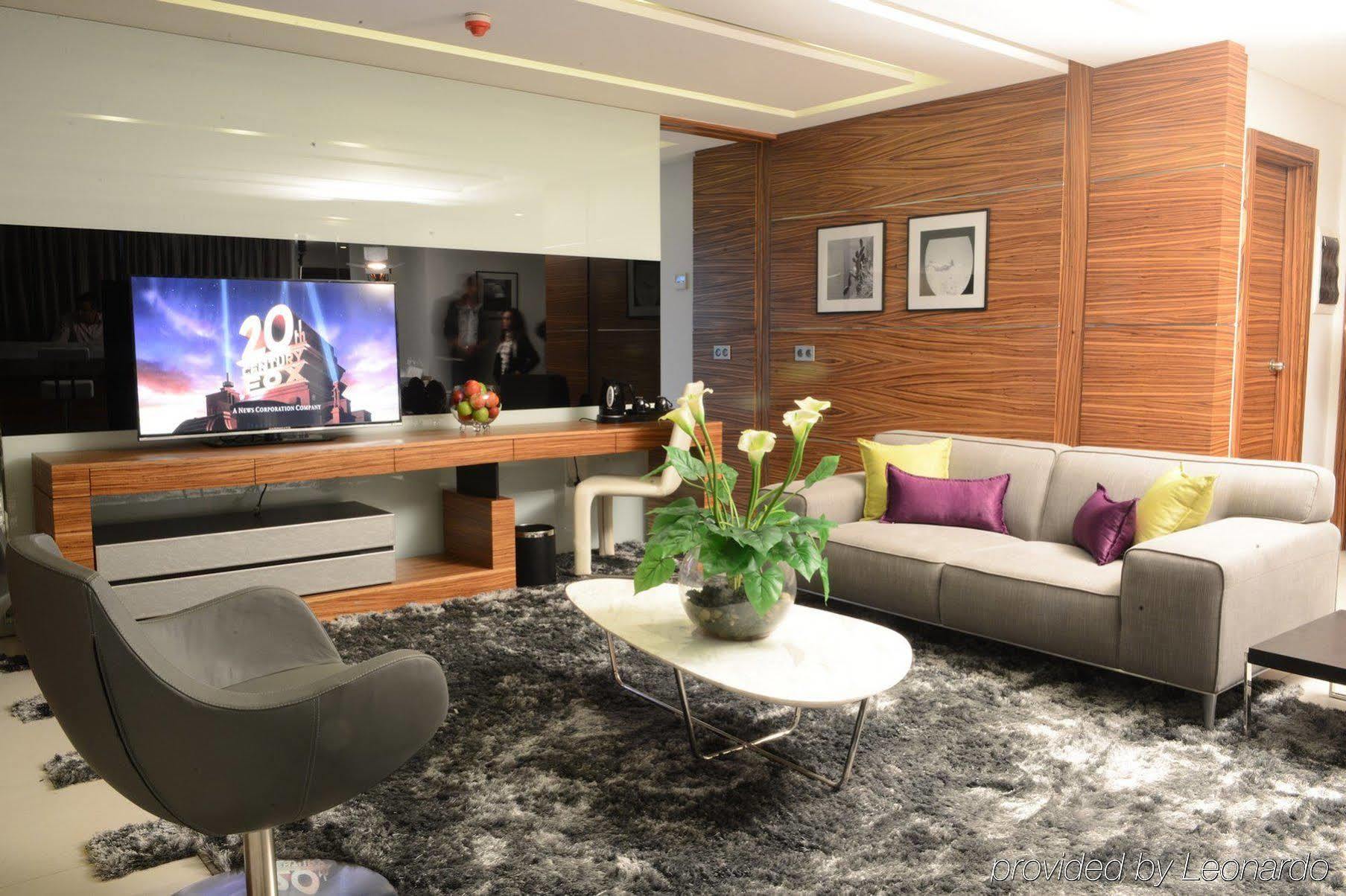 Warwick Stone 55 Hotel Beirut Eksteriør bilde